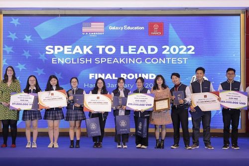 Trường THPT chuyên Phan Bội Châu đoạt giải quán quân cuộc thi hùng biện tiếng Anh 'Speak to Lead'