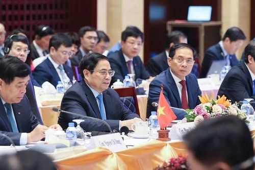 Nâng cao hơn nữa hợp tác kinh tế Việt Nam - Lào