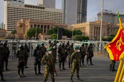 Sri Lanka cắt giảm một nửa quân đội sau tuyên bố vỡ nợ
