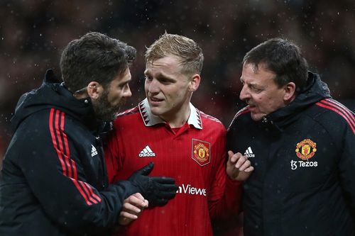 Van de Beek nghỉ hết mùa