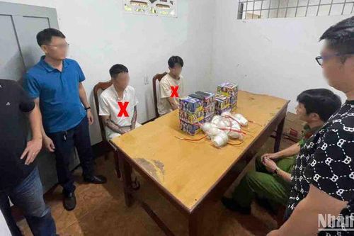 Dùng tài khoản mạng xã hội 'ảo' để buôn bán pháo hoa trái phép