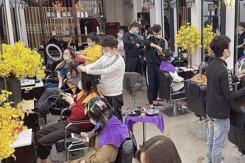 Nhiều lao động 'hốt bạc' ngày cận Tết