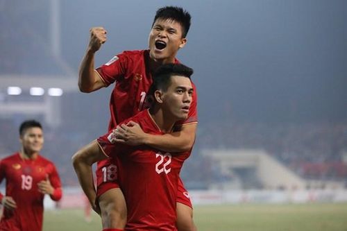 Huyền thoại bóng đá Thái Lan lo ngại trọng tài Hàn Quốc bắt trận chung kết