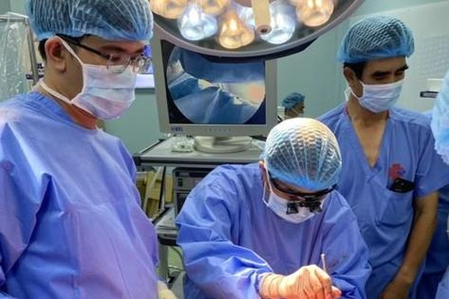 Chỉ đau tức hông nên chủ quan không đi khám, cụ ông bất ngờ phải cấp cứu mới biết mình mắc ung thư
