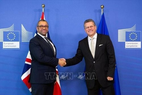 Anh, EU hướng tới thỏa thuận cuối để chấm dứt tranh cãi liên quan Brexit