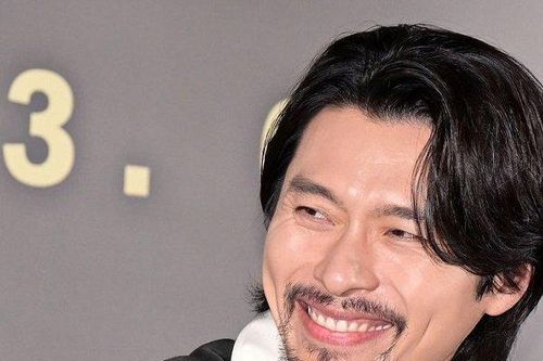 Mỹ nam Hyun Bin bụi bặm trong phim mới