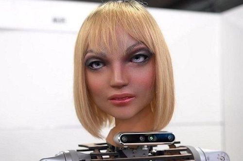 Robot AI nói được 120 ngôn ngữ, có khả năng phát hiện sự lo lắng của con người