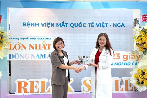 Bệnh viện Mắt Việt - Nga nhận giải phẫu thuật Relex Smile nhiều nhất Đông Nam Á
