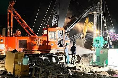 Vụ bé trai rơi xuống trụ bê tông ở Đồng Tháp: Cố gắng đưa thi thể Hạo Nam lên trước Tết