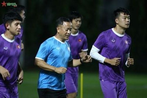 Đội tuyển Việt Nam có buổi tập đầu tiên tại Thái Lan