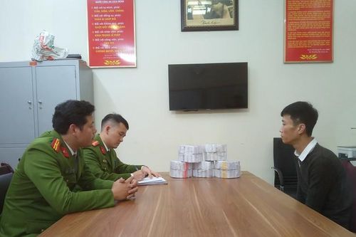 Hải Phòng: Vận chuyển 5 băng pháo nổ, thanh niên bị 'bế về đồn'