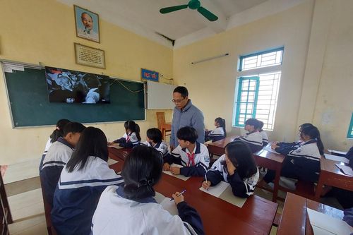 Giáo dục đạo đức học sinh từ nội dung hết sức đời thường
