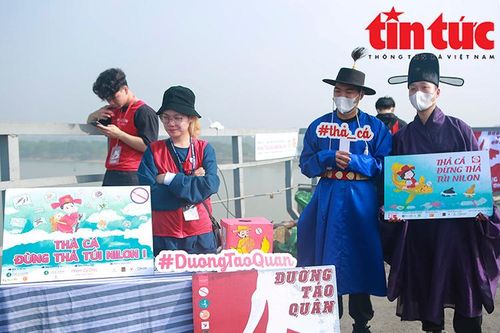 Hỗ trợ người dân 'tiễn cá về trời' để bảo vệ môi trường