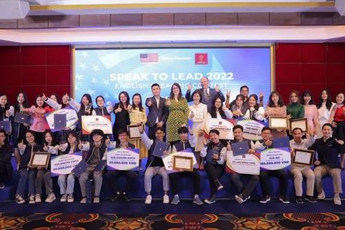 Tìm ra đội chiến thắng trong cuộc thi hùng biện tiếng Anh toàn quốc 'Speak to Lead'