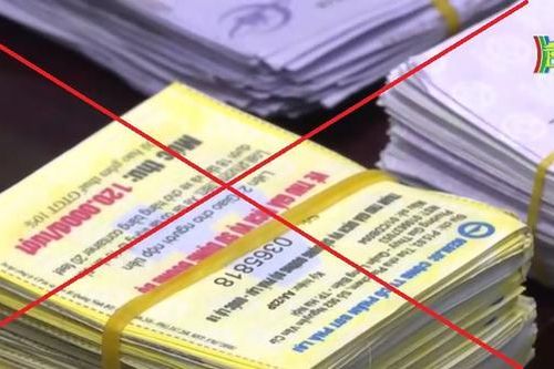 Triệt phá ổ nhóm mua bán tem vé giả