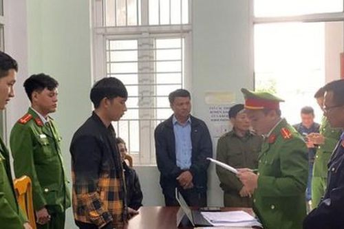 Bắt tạm giam một nam thanh niên vào tù, ra tội liên tục