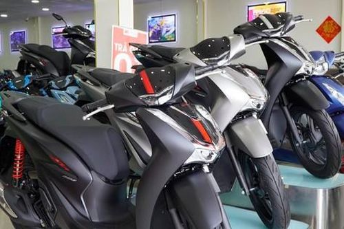 Honda SH, SH Mode đồng loạt tăng giá, đại lý ăn chênh 'chém khách' mùa Tết