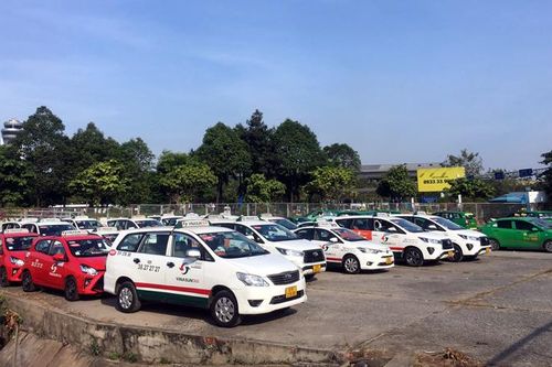 Đưa vào hoạt động bãi đỗ taxi miễn phí ở sân bay Tân Sơn Nhất