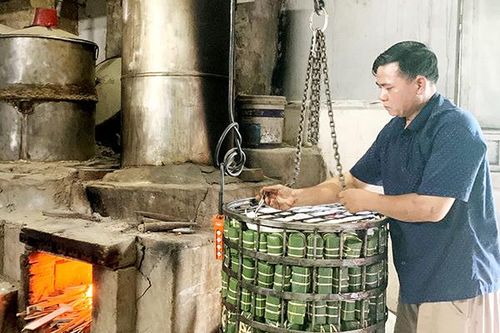 Làng bánh chưng trong lòng thành phố