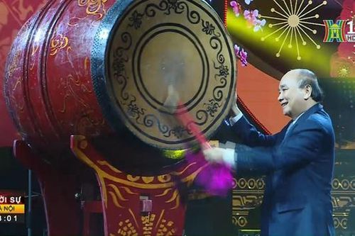 Chủ tịch nước dự chương trình nghệ thuật 'Xuân Quê hương 2023'