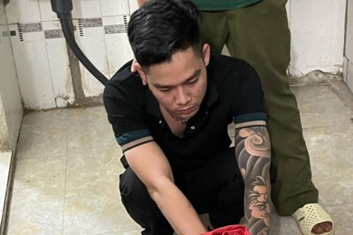Khám xe chở pháo lậu phát hiện thêm lượng lớn ma túy
