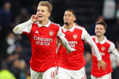 Arsenal đứng trước mùa giải lịch sử