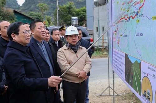 Thủ tướng khảo sát thực địa, thúc đẩy 2 'động lực phát triển' mới của Cao Bằng