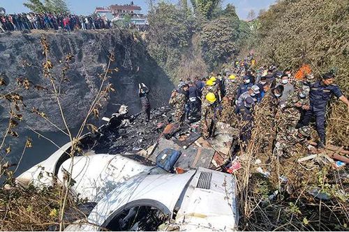 Tình trạng hộp đen của máy bay chở 72 người rơi ở Nepal