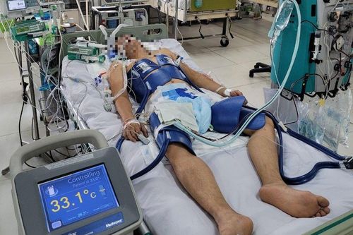 Người đàn ông đột ngột ngừng thở sau một ngày đau bụng
