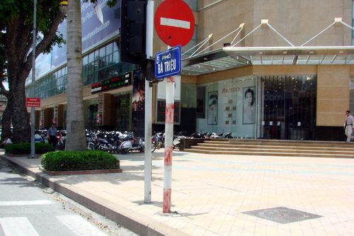 Cựu cán bộ Sở TN-MT lạm dụng tín nhiệm chiếm đoạt 'đất vàng' ở Hà Nội