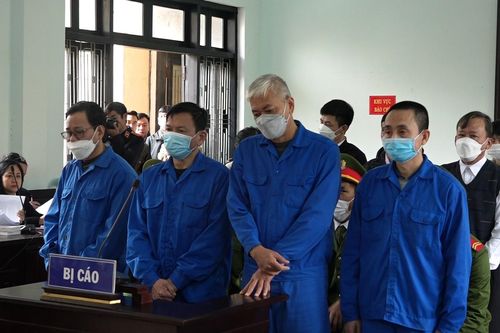 Cựu giám đốc Cảng hàng không Phú Bài bị phạt hơn 15 năm tù