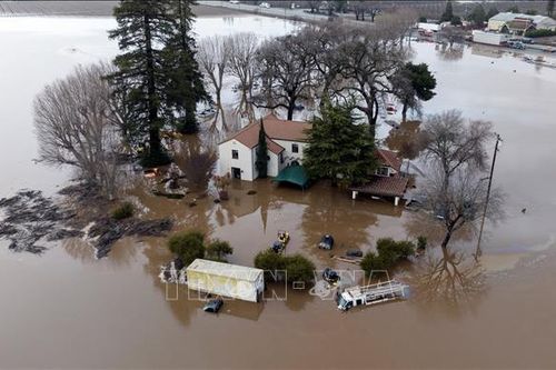 Bão, lũ tiếp tục hoành hành tại bang California, Mỹ