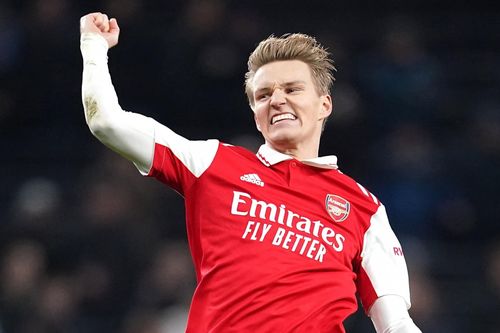 Thắng Tottenham, Arsenal vững ngôi đầu bảng Ngoại Hạng Anh