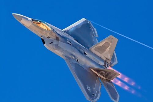 Bất ngờ lớn: Mỹ muốn đưa tiêm kích tàng hình F-22 lên hàng không mẫu hạm
