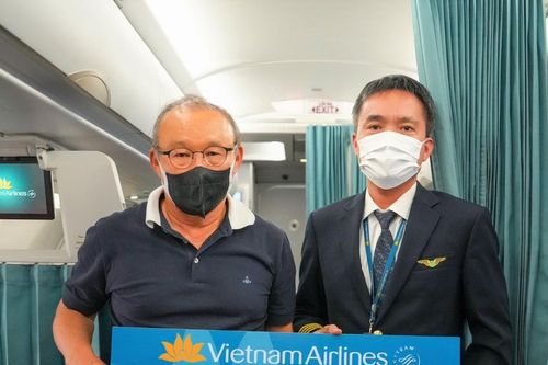 Thầy Park được tặng vé bay hạng thương gia giữa Việt Nam và Hàn Quốc trọn đời