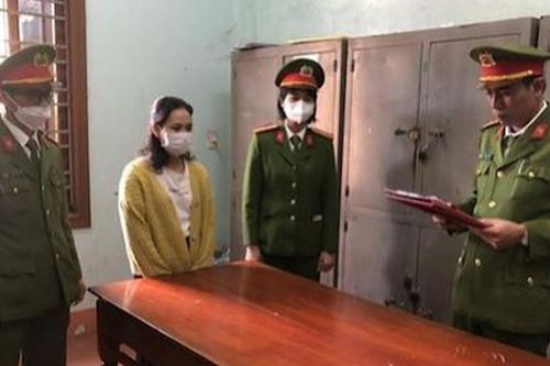 Dùng 'sổ đỏ' giả lừa đảo, chiếm đoạt hơn 500 triệu đồng