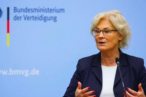 Bộ trưởng Quốc phòng Đức Christine Lambrecht từ chức