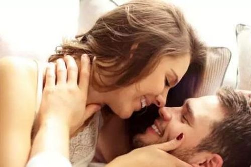 Mối tình rực lửa của quý bà giàu có và 'phi công trẻ' kém gần 20 tuổi tan theo cách chẳng ai ngờ