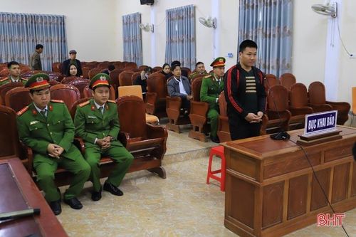 Tàng trữ trái phép chất ma túy, lĩnh 16 tháng tù giam