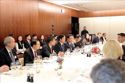 WEF 2023: Phó Thủ tướng Trần Hồng Hà tham dự đối thoại về tài chính xanh và phát triển bền vững