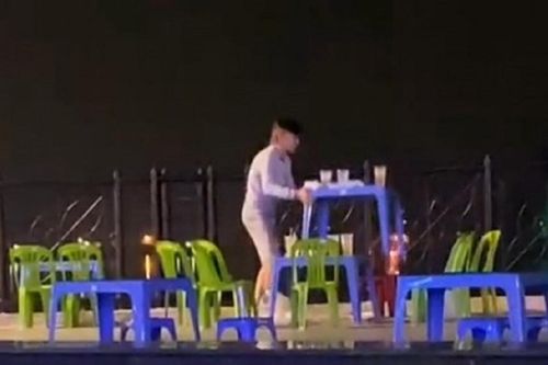 Bán hàng nước xong, thanh niên đổ rác thẳng xuống sông Sài Gòn và cái kết 'đắng nghét'