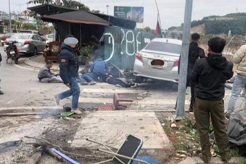 Vụ ôtô đâm trực diện vào 5 người ngồi sưởi ấm trên vỉa hè: Lộ danh tính tài xế đang bỏ trốn
