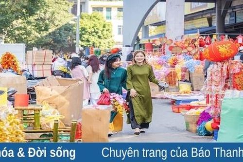Người dân TP Thanh Hóa háo hức đi mua sắm tết