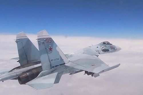 Nga điều tiêm kích Su-27 chặn trinh sát cơ Đức