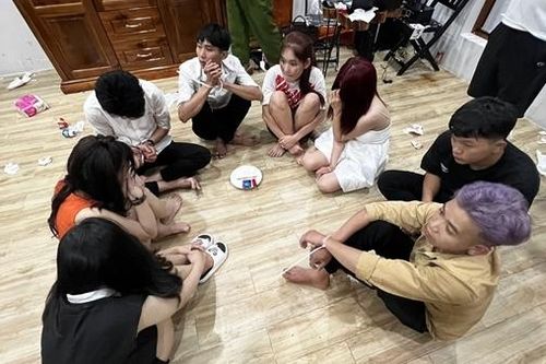 Gom tiền mua ma túy để bay lắc trong homestay