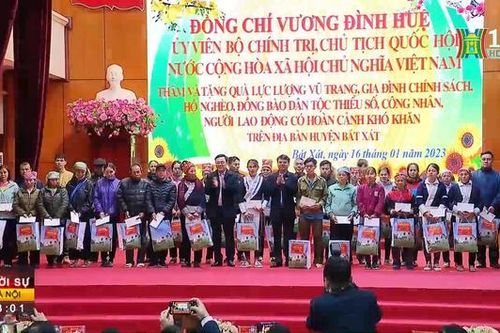 Chủ tịch Quốc hội dự chương trình 'Tết nhân ái' tại Lào Cai