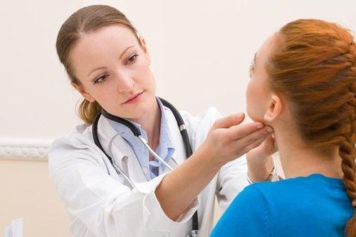 Cường giáp: Triệu chứng và những biến chứng bạn cần biết
