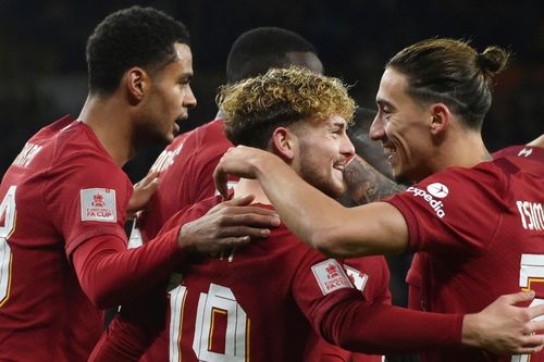 Liverpool có chiến thắng đầu tiên sau 3 trận