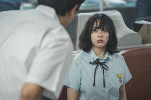 Bắt nạt học đường Hàn Quốc còn dã man hơn trong phim của Song Hye Kyo