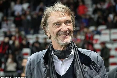 Người giàu nhất Vương quốc Anh, Sir Jim Ratcliffe đang đấu thầu mua Manchester United